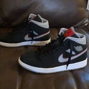 Air Jordan 1 “Black Grey”